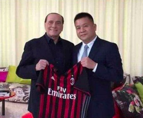 更无法理解的是，卢战军这个人之前带领着这两千多万龙殿将士，接连取得了多场胜利，在他们这帮本土指挥官的眼中，简直就是攻无不克的超级战神。